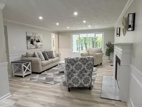 Living - 57 Purgatory Rd, Sutton, MA 01590 photo 2 of 6