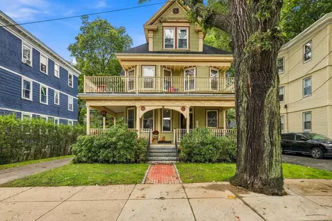 22 Hewlett St #1, Boston, MA 02131