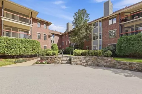 770 Salisbury St #555, Worcester, MA 01609