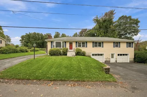 29 Dale Ave, Leominster, MA 01453
