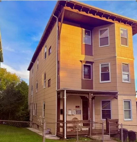 11 Glenwood St, Worcester, MA 01610