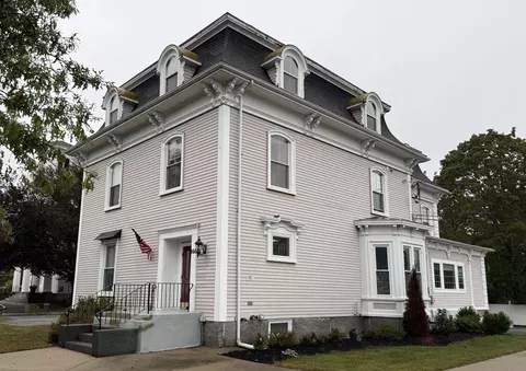 166 Village St #202, Medway, MA 02053