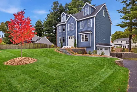 11 Hutchins Cir, Lynnfield, MA 01940