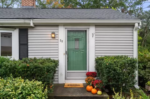 39 Henry St, Winchester, MA 01890
