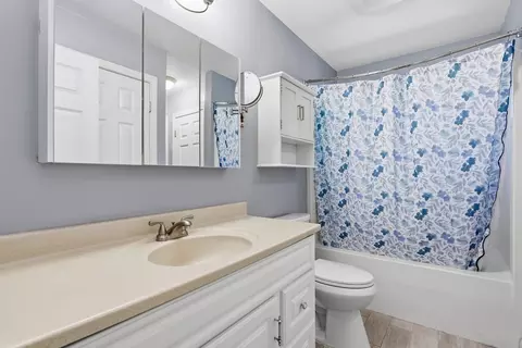 Bath - 75 Park St #A, Ayer, MA 01432 photo 3 of 3