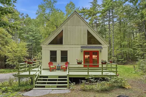 4 Jackson Hill Rd, Leverett, MA 01054