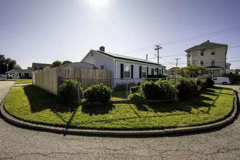 3 Rose Dr, Pawtucket, RI 02861