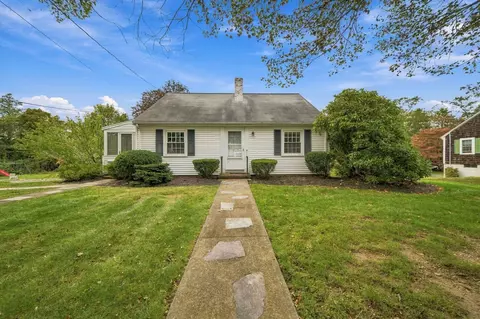 12 Riverside Dr, Kingston, MA 02364