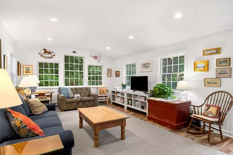 14 Ortins Rd, Hamilton, MA 01982
