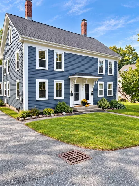 25-27 S Pleasant St, Merrimac, MA 01860