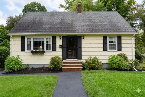107 Gardner St, Groveland, MA 01834