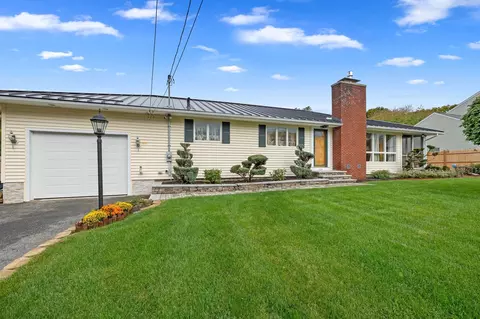 39 Adams Ave, North Andover, MA 01845
