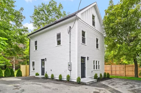 22 Belknap Ct, Concord, MA 01742
