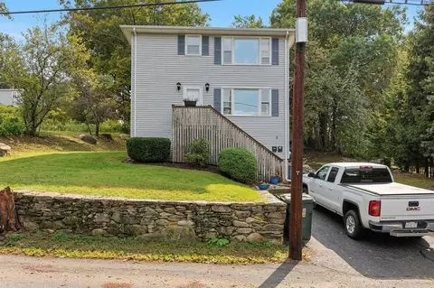 4 Third Ave, Dudley, MA 01571