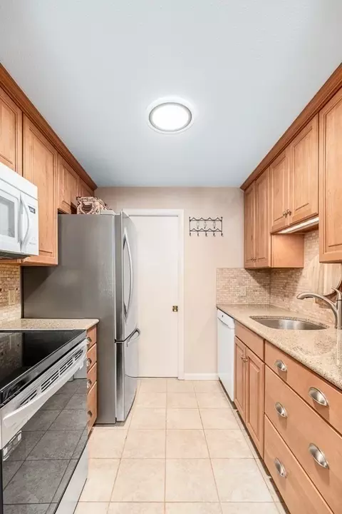 Kitchen - 19 Atlantic Rd #12T, Gloucester, MA 01930 photo 2 of 3