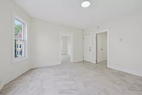 Living - 24-26 Grove St, Springfield, MA 01107 photo 3 of 4