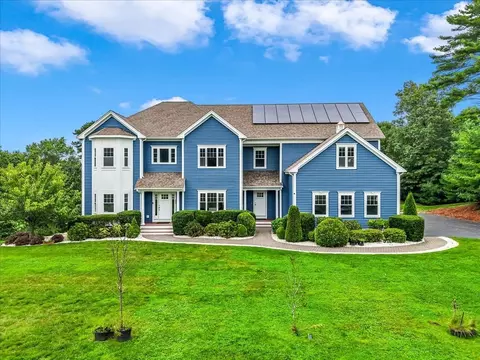 300 Country Club Way, Kingston, MA 02364