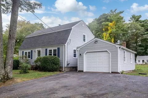 15 October Ln, Plymouth, MA 02360