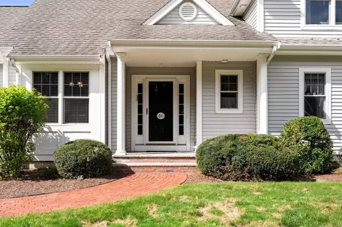 46 Holly Cir #46, Kingston, MA 02364
