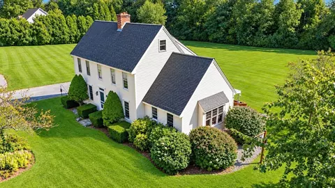 28 Lashua Rd, Ashburnham, MA 01430