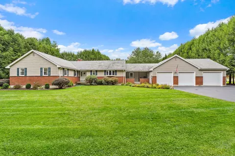 272 Mill St, Holliston, MA 01746