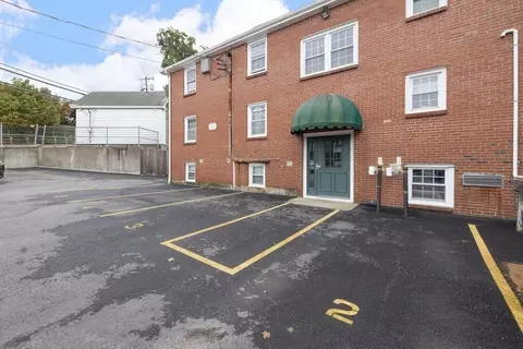 Exterior - 210 Hillside Ave #32, Needham, MA 02494 photo 2 of 5