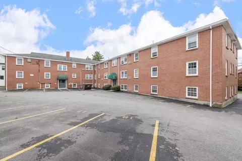 Exterior - 210 Hillside Ave #32, Needham, MA 02494 photo 3 of 5