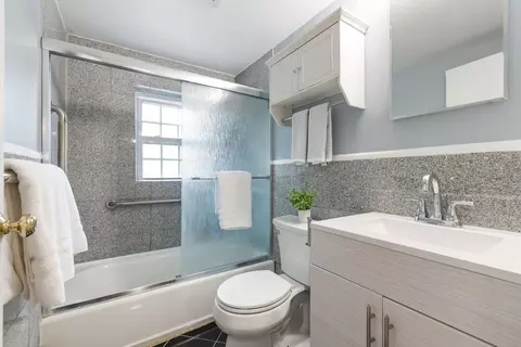 Bath - 210 Hillside Ave #32, Needham, MA 02494 photo 1 of 1