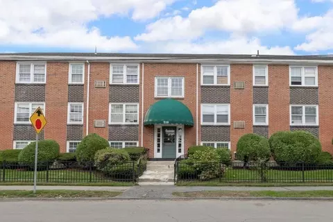 Exterior - 210 Hillside Ave #32, Needham, MA 02494 photo 5 of 5