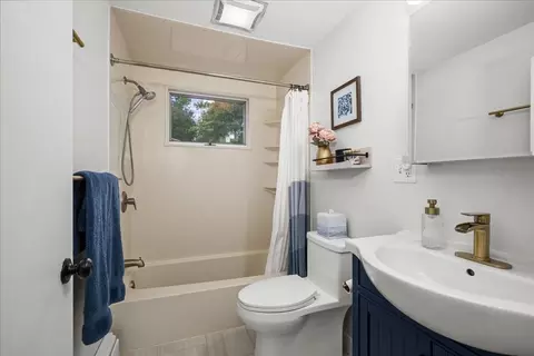 Bath - 58 Putnam Hill Rd, Sutton, MA 01590 photo 1 of 1