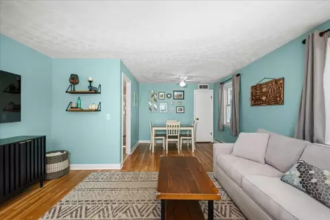 Living - 58 Putnam Hill Rd, Sutton, MA 01590 photo 2 of 4