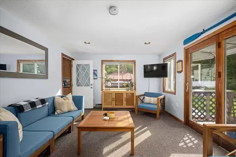 Living - 58 Putnam Hill Rd, Sutton, MA 01590 photo 4 of 4