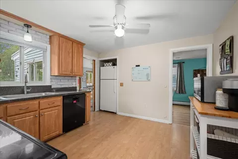 Entry Way - 58 Putnam Hill Rd, Sutton, MA 01590 photo 1 of 1
