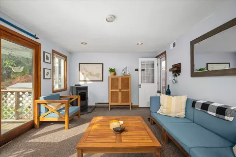 Living - 58 Putnam Hill Rd, Sutton, MA 01590 photo 3 of 4
