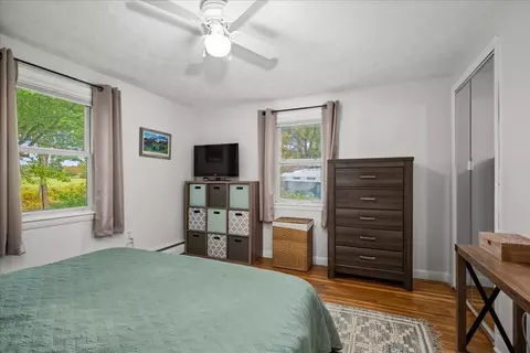 Bedroom - 58 Putnam Hill Rd, Sutton, MA 01590 photo 2 of 3