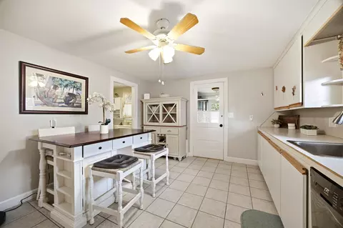 Kitchen - 127 Shawmut St, Springfield, MA 01108 photo 1 of 4