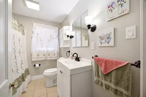 Bath - 127 Shawmut St, Springfield, MA 01108 photo 2 of 2