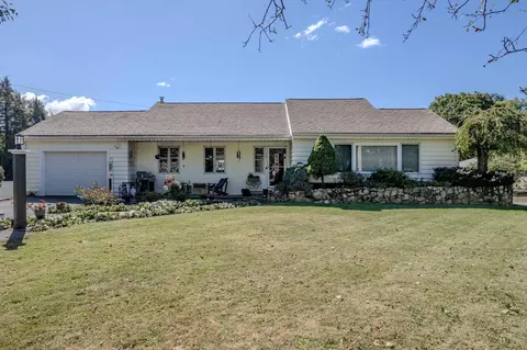 281 Village St, Medway, MA 02053