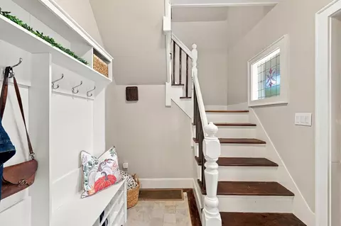 Entry Way - 29 Upland St, Holbrook, MA 02343 photo 2 of 4