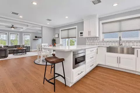440 Central Ave #2, Milton, MA 02186