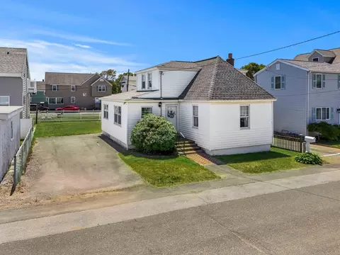 1 Lewis Ave, Salisbury, MA 01952