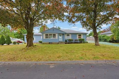 16 Westmont Cir, Shrewsbury, MA 01545