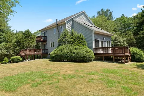 1286 Reed Rd, Dartmouth, MA 02747