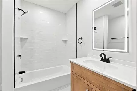 Bath - 515 Gaskill St, Woonsocket, RI 02895 photo 4 of 4