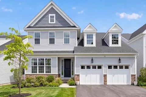 17 Kestrel Hts, Plymouth, MA 02360