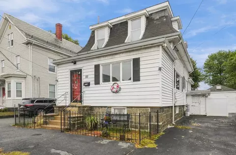 85 Pine St, Swampscott, MA 01907