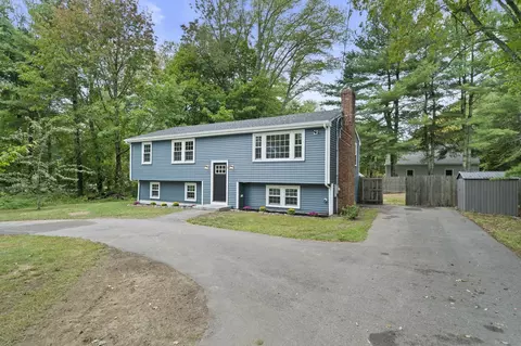 3 Taylor Point Rd, Pembroke, MA 02359