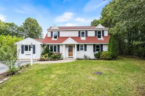 9 E Harbor Cir, Teaticket, MA 02536