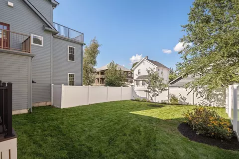 35 Cotting St #35, Medford, MA 02155