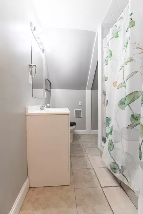Bath - 17 Spring St, Chicopee, MA 01013 photo 5 of 5